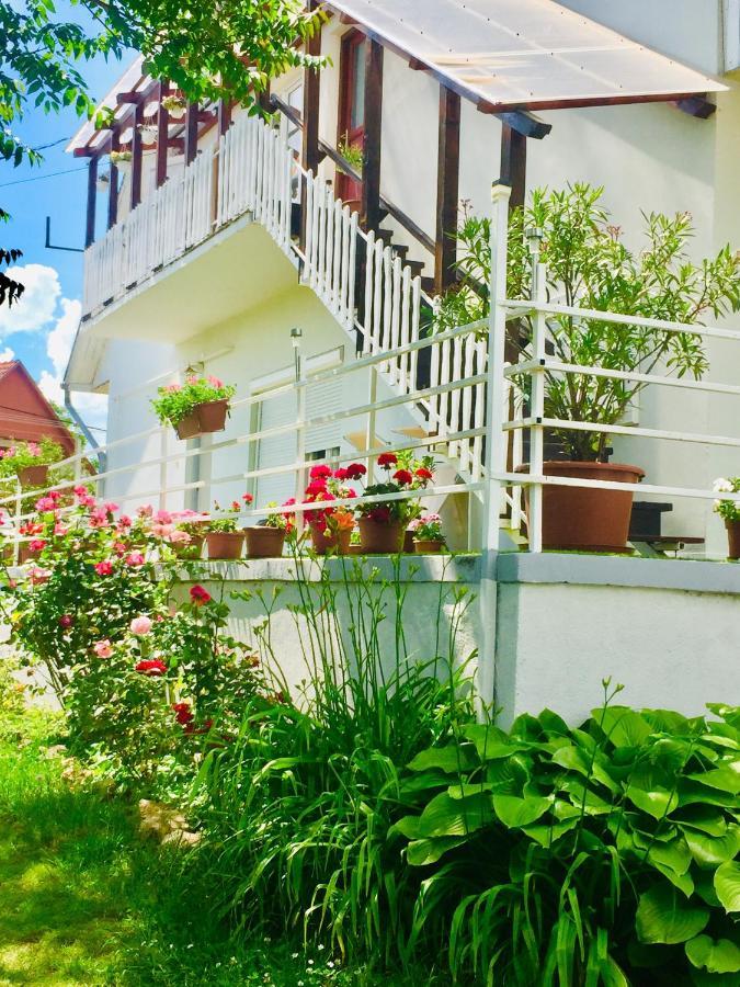 Lelle-Kert Apartman 01 บาลาตอนแลลเล ภายนอก รูปภาพ